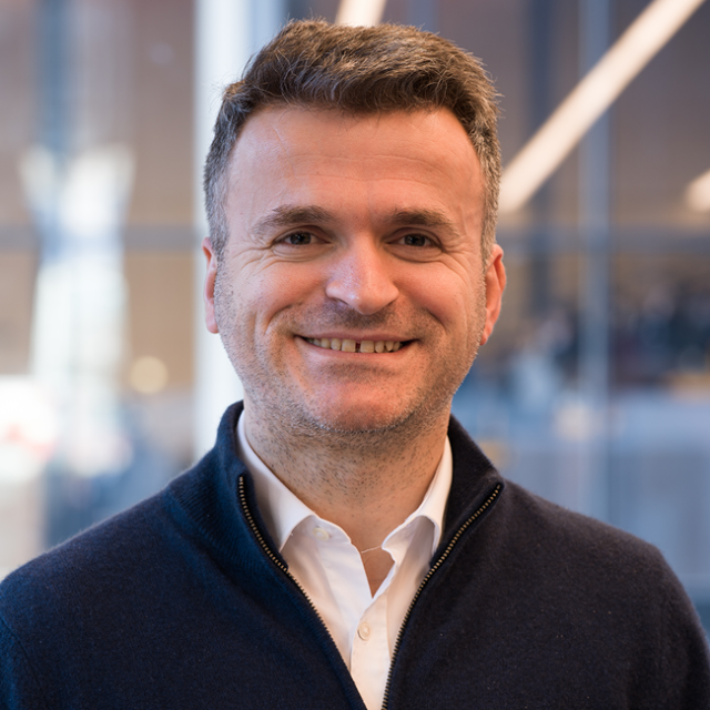 650x650 0009 Gent Hasani